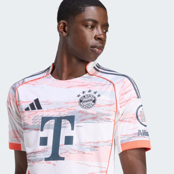 Bayern München 2025/26 Auswärtstrikot